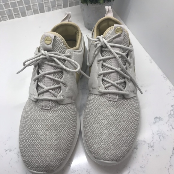 Nike NEW Women's Roshe Two - Picture 3 of 8